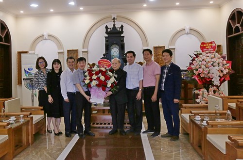 Chúc mừng các linh mục, tu sĩ, chức sắc tôn giáo và bà con giáo dân đón Lễ Phục sinh an lành, hạnh phúc