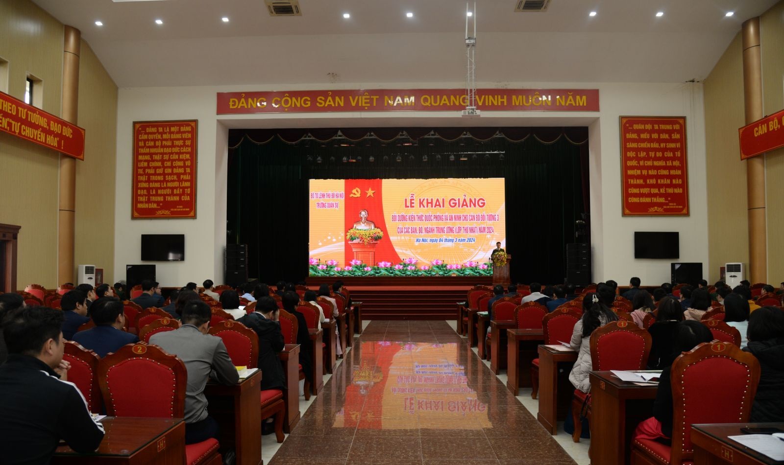 Khai giảng bồi dưỡng kiến thức quốc phòng và an ninh đối tượng 3
