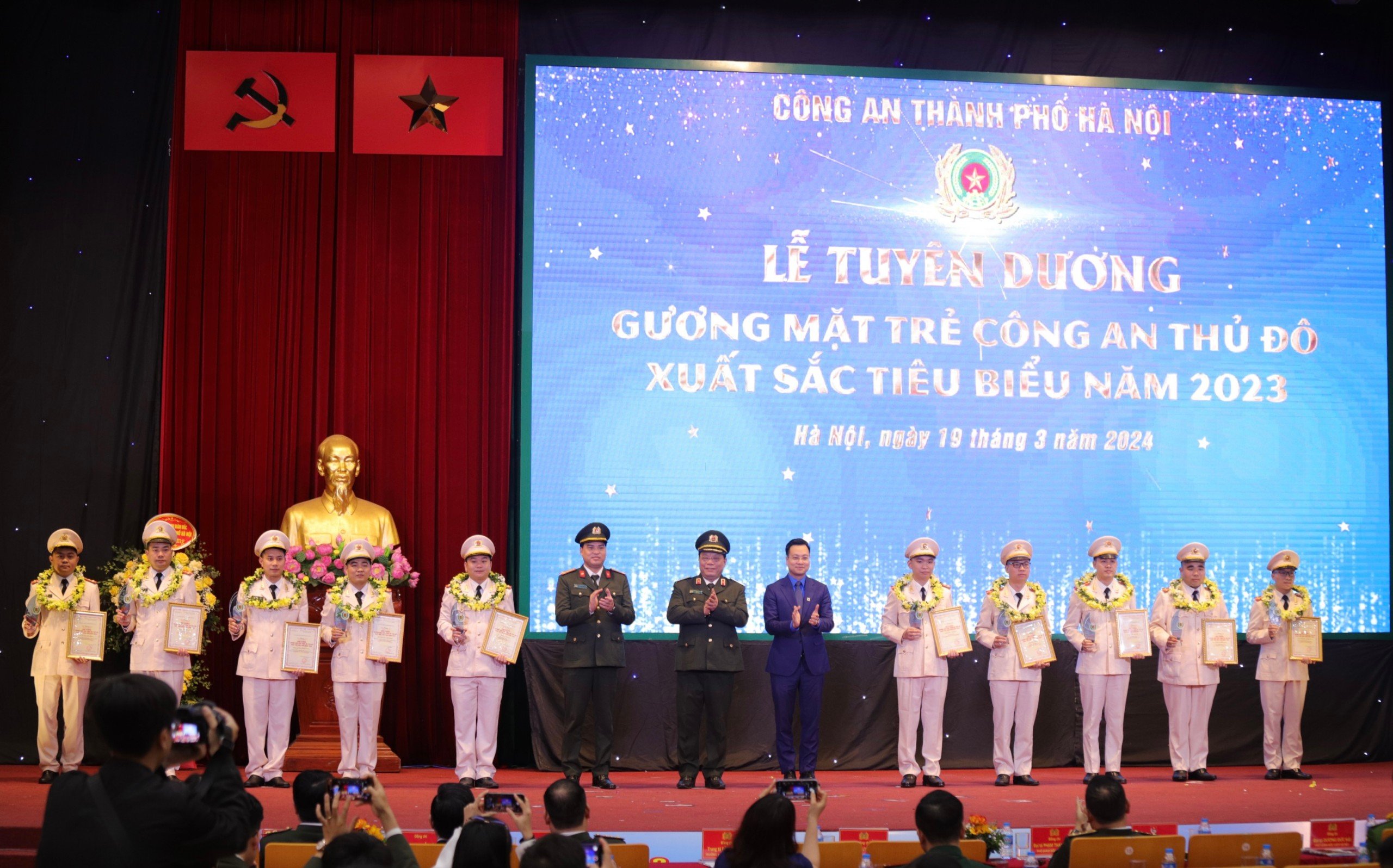 Lễ tuyên dương 10 “Gương mặt trẻ Công an Thủ đô xuất sắc tiêu biểu” năm 2023