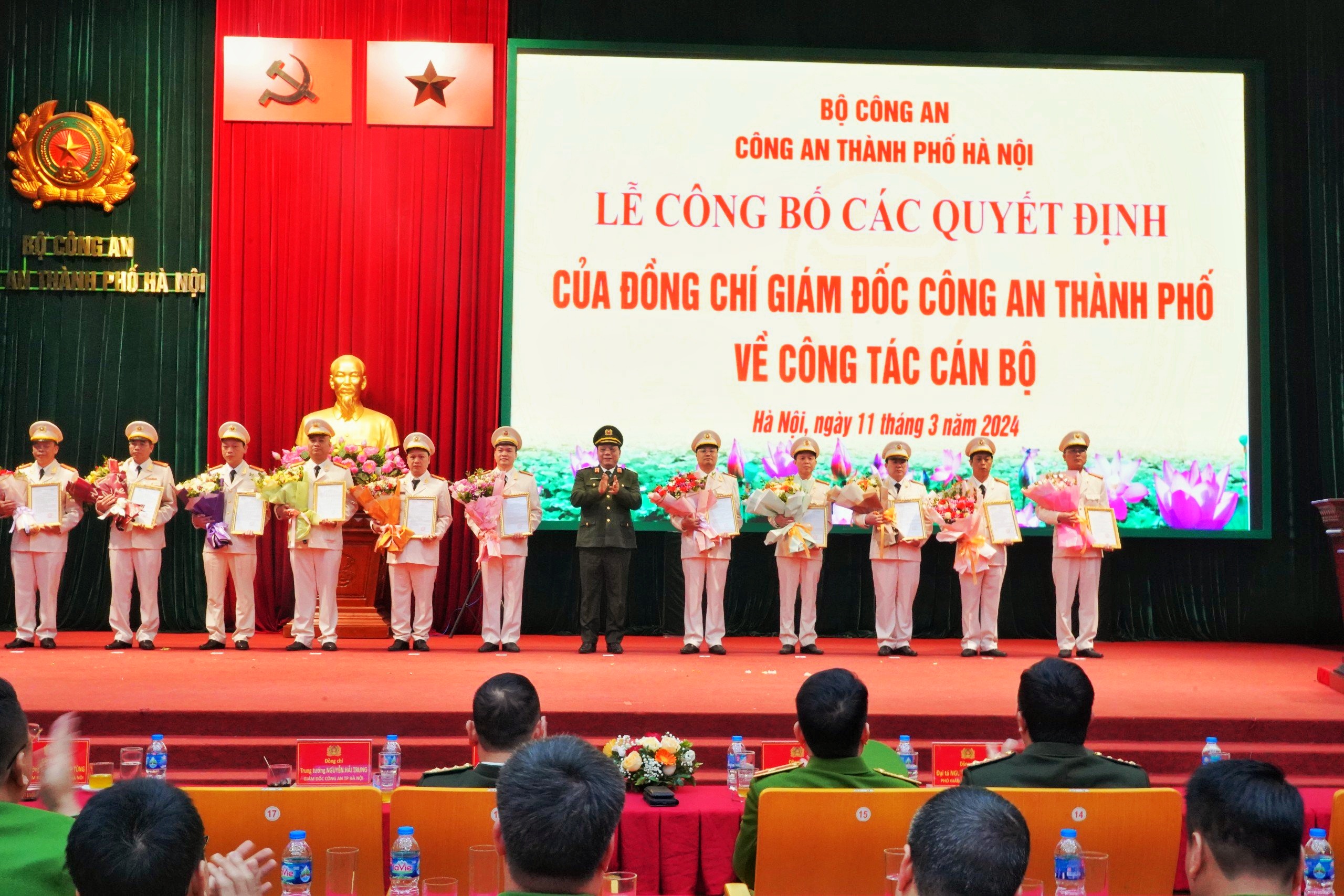 Lễ công bố quyết định về công tác cán bộ