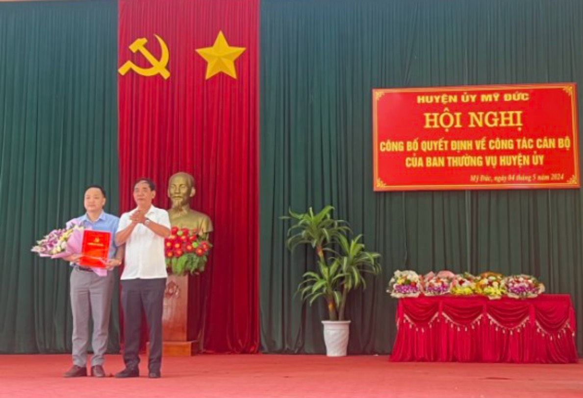 Huyện ủy Mỹ Đức công bố quyết định chuẩn y, điều động cán bộ 