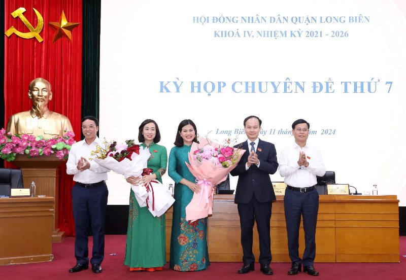 Quận Long Biên có tân Phó Chủ tịch UBND quận khóa IV, nhiệm kỳ 2021-2026