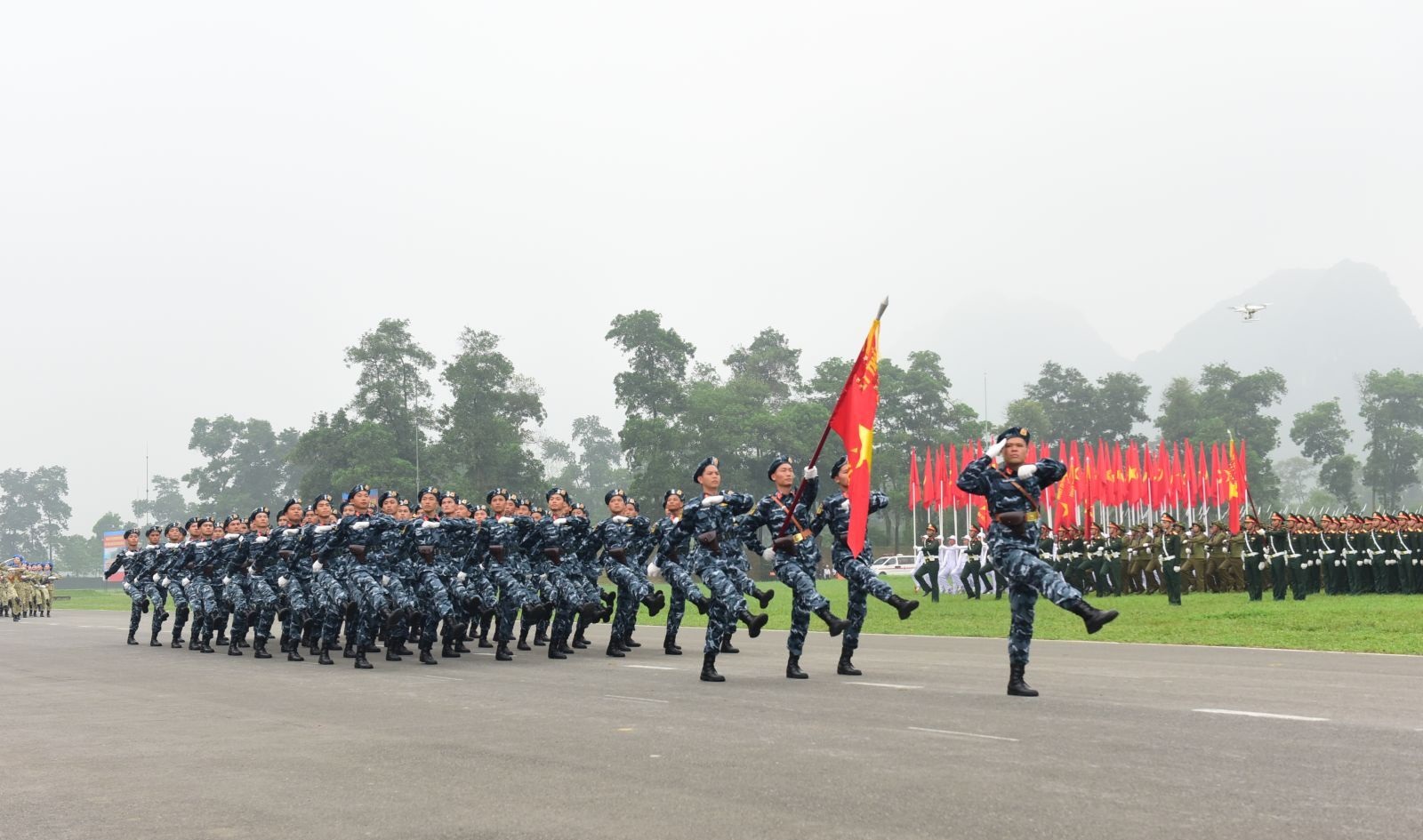 Lễ diễu binh, diễu hành kỷ niệm 70 năm Chiến thắng Điện Biên Phủ: Biểu dương sức mạnh quân đội, khơi dậy lòng tự hào dân tộc