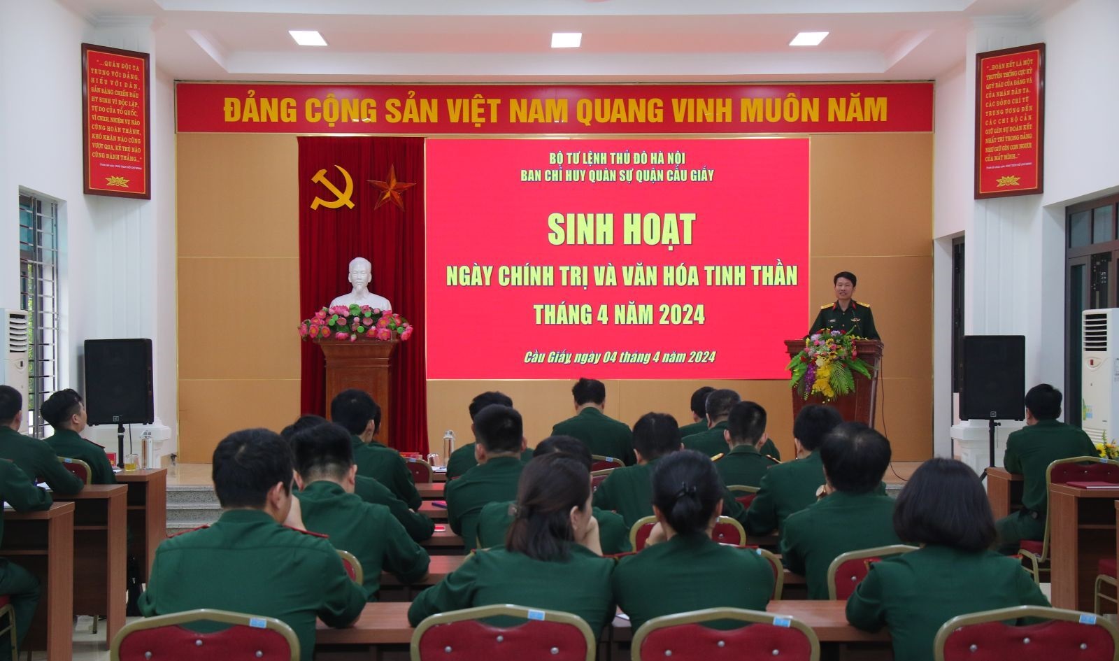Buổi sinh hoạt hiệu quả: Tháo gỡ vướng mắc, nâng cao ý thức cho cán bộ, nhân viên