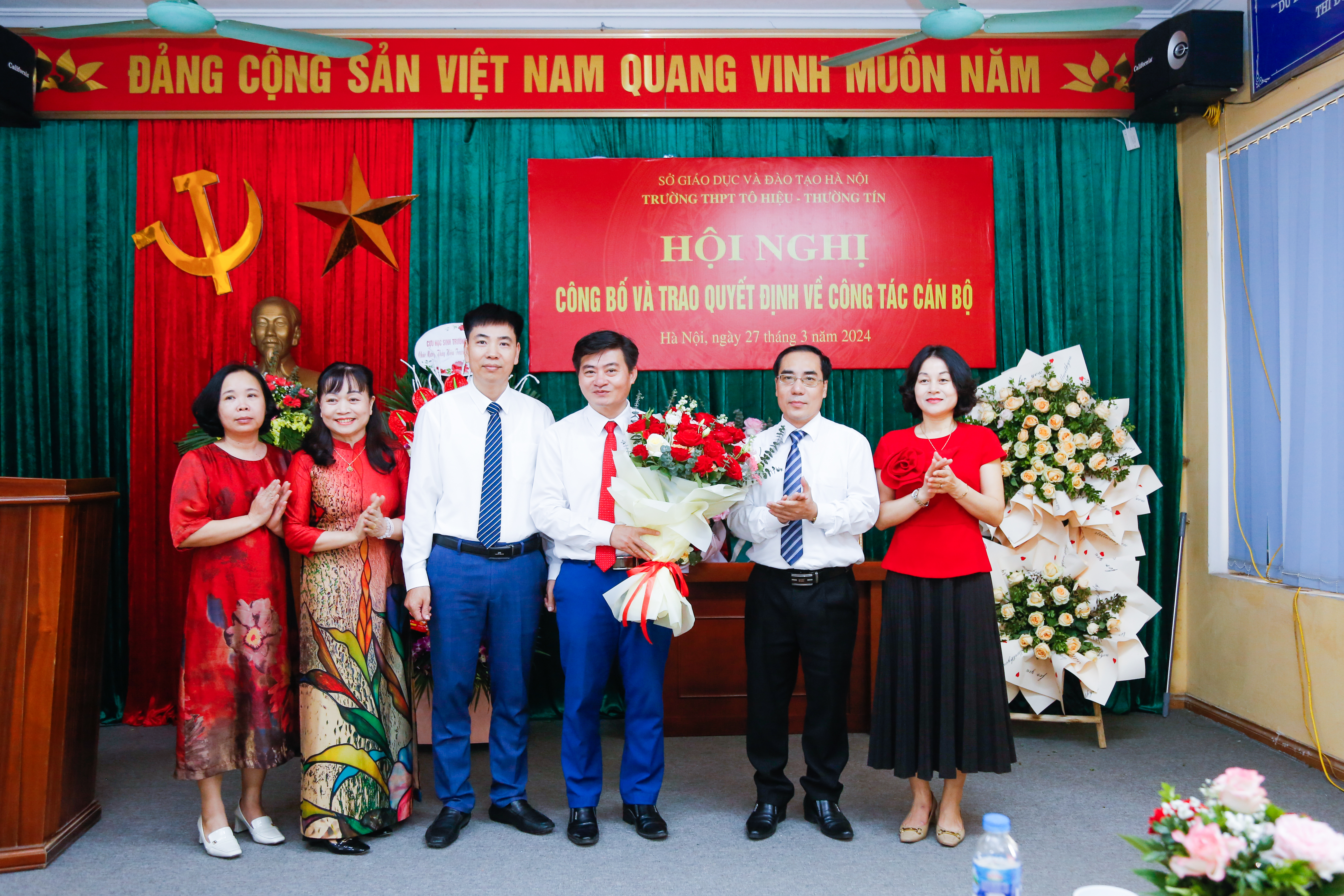 Sở Giáo dục và Đào tạo Hà Nội điều động, bổ nhiệm hiệu trưởng hai trường THPT