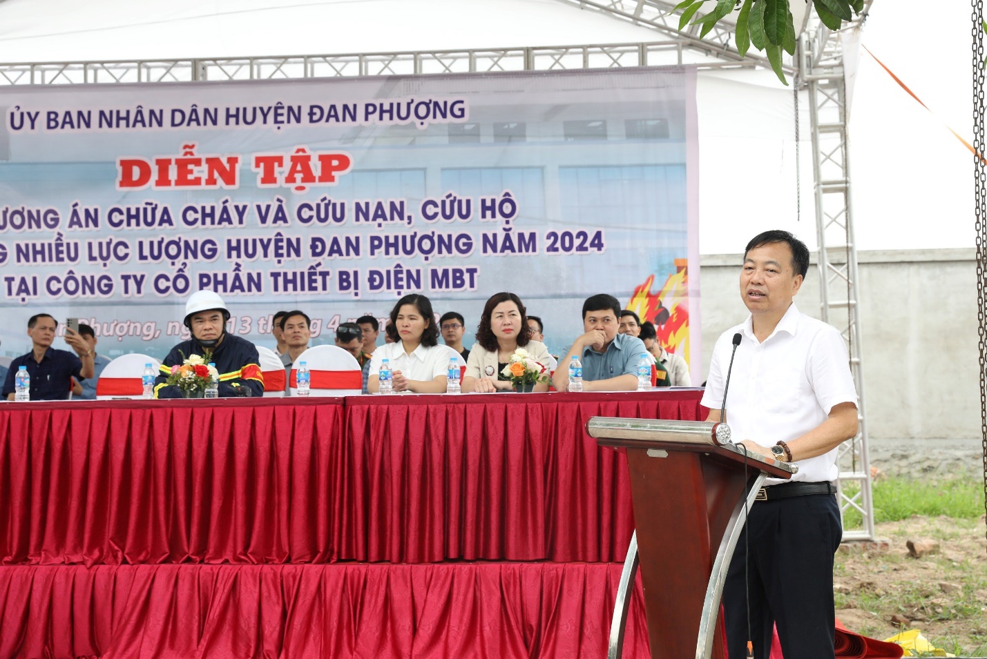 Liên kết chặt chẽ, ứng phó hiệu quả: Diễn tập phương án chữa cháy và cứu nạn cứu hộ tại huyện Đan Phượng