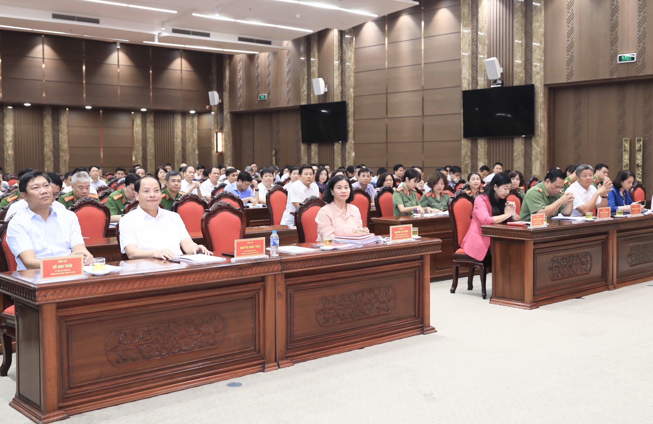 Thành ủy Hà Nội quán triệt nhiều văn bản quan trọng của Trung ương và Thành phố