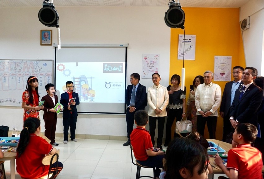 Kết nối hữu nghị: Đoàn Ủy ban Giáo dục Quốc hội Philippines thăm trường tiểu học Kim Đồng
