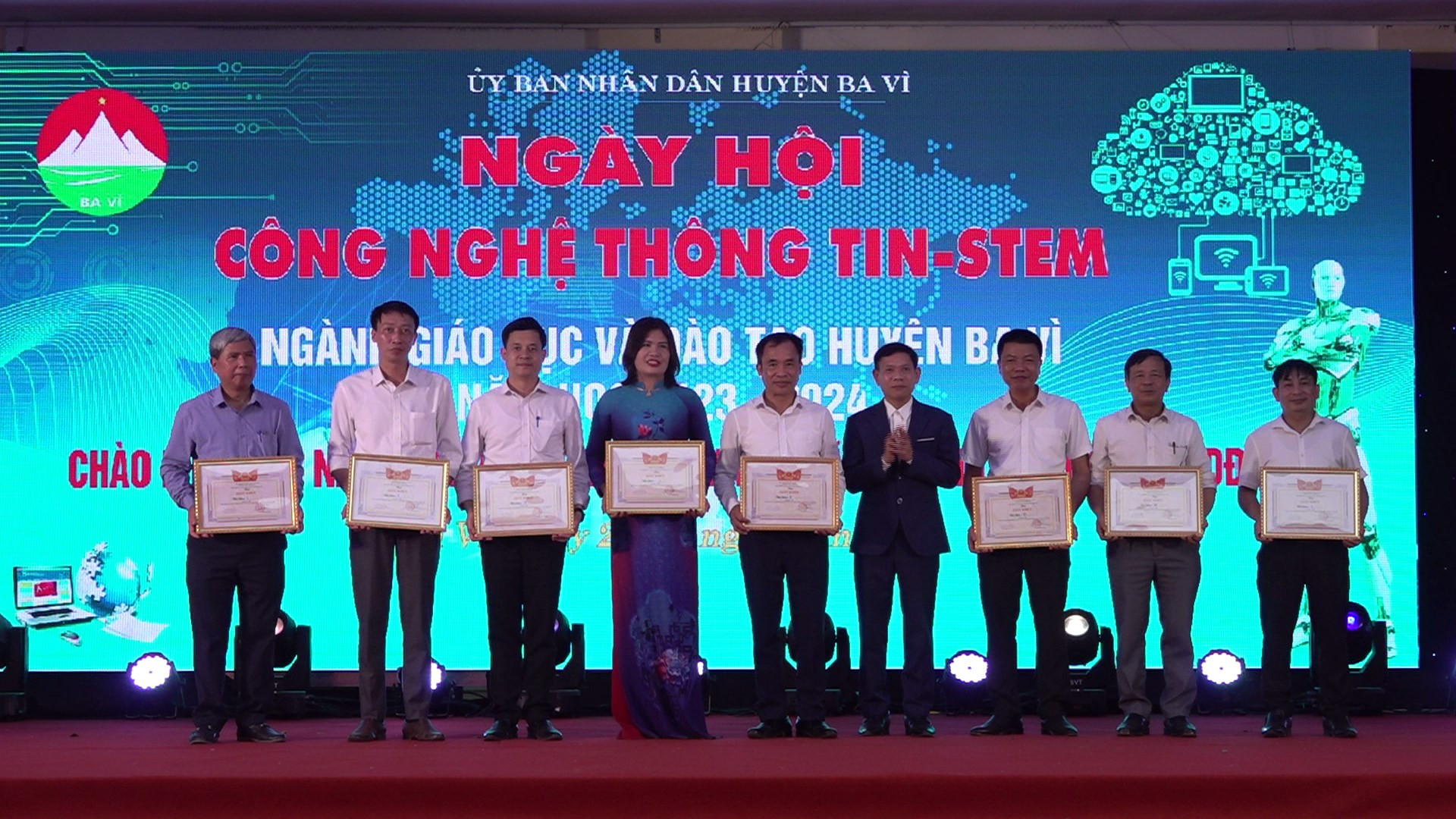 Ngày Hội công nghệ thông tin và STEM Ba Vì: Sôi nổi, sáng tạo và đầy ý nghĩa