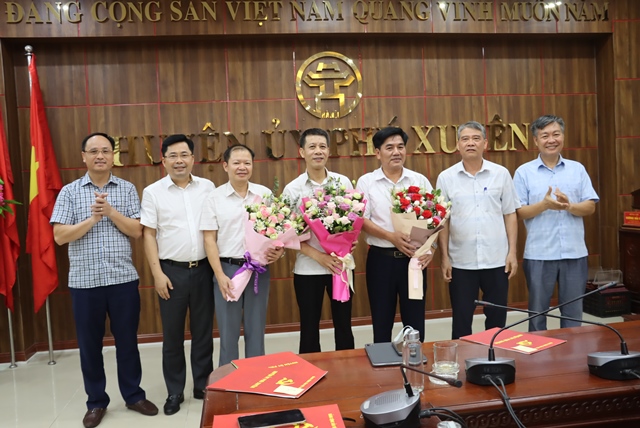 Huyện Phú Xuyên: Trao quyết định phân công, điều động cán bộ