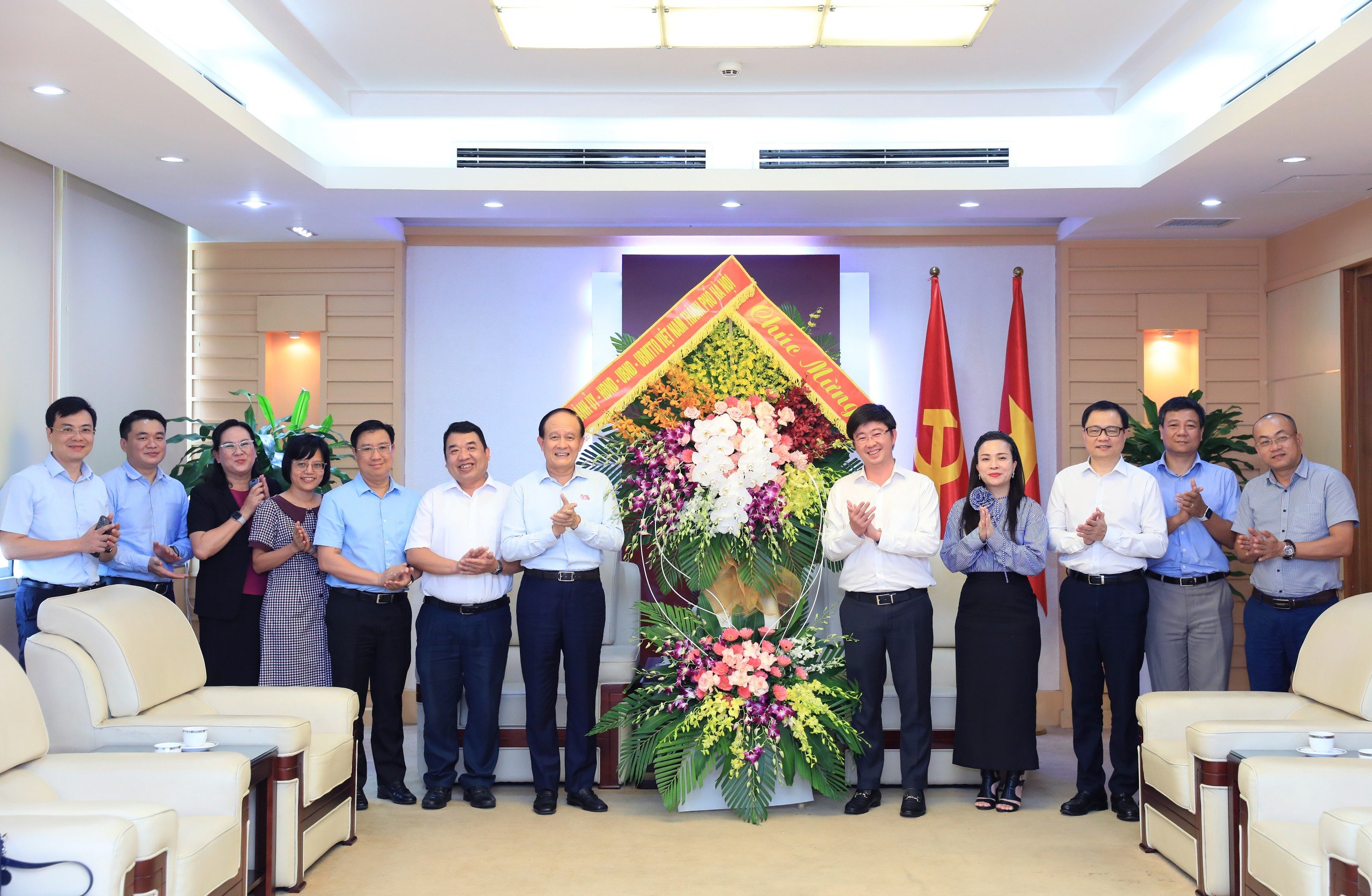 Thành phố Hà Nội mong muốn Bộ Thông tin và Truyền thông tiếp tục đồng hành trong công tác truyền thông, chuyển đổi số