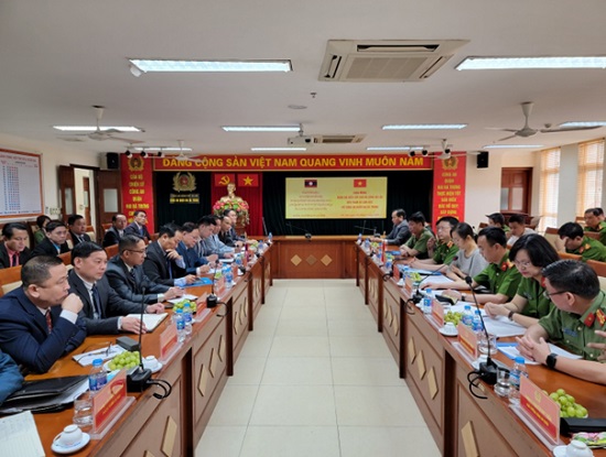 Công an Lào học hỏi kinh nghiệm cấp căn cước công dân tại Hà Nội