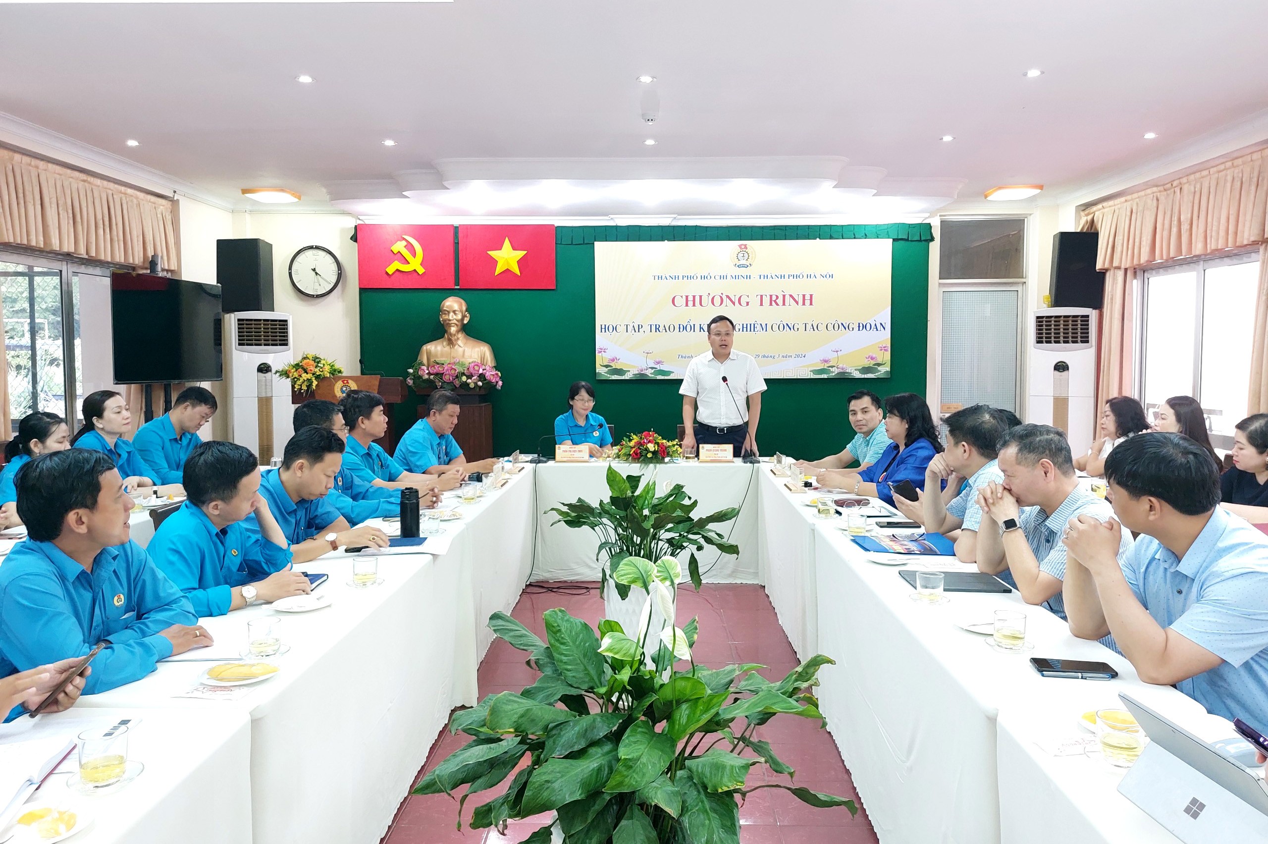 Kết nối và chia sẻ: Liên đoàn Lao động Hà Nội và thành phố Hồ Chí Minh đẩy mạnh công tác Công đoàn