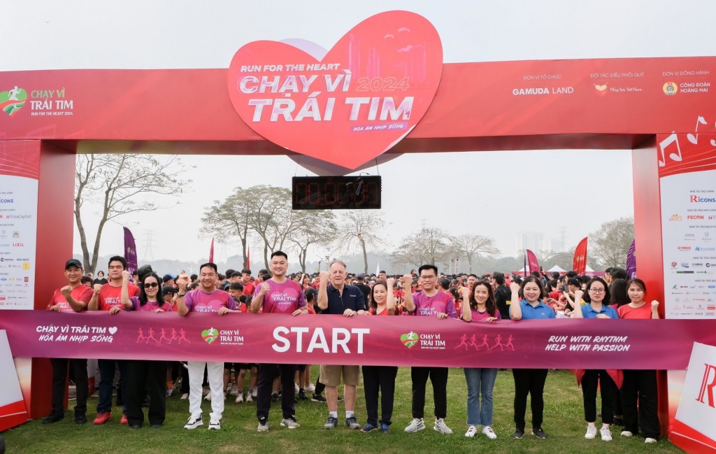 Hơn 5.000 người chung tay "Chạy vì trái tim 2024": Góp sức cho quỹ phẫu thuật tim cho trẻ em