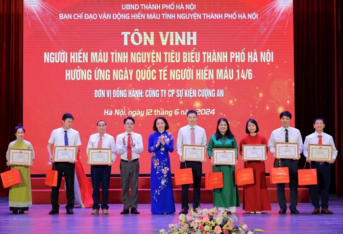 Hiến máu tình nguyện - Gieo yêu thương, nhận hạnh phúc: Hà Nội tôn vinh các cá nhân tiêu biểu