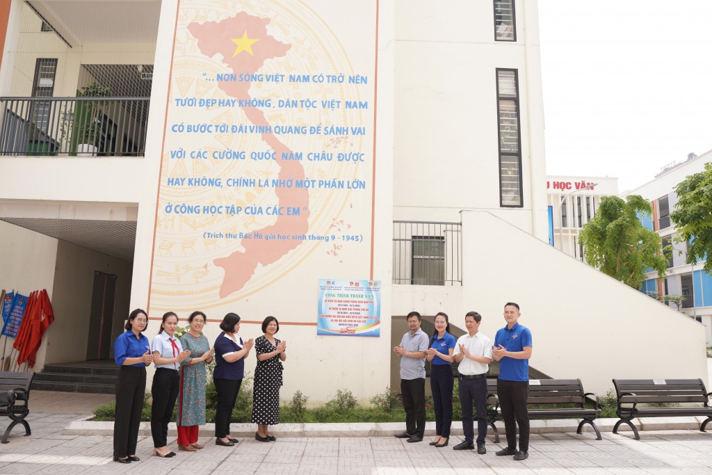 Khánh thành bản đồ Việt Nam khổng lồ và nhà phân loại rác thân thiện: Chung tay vun đắp tình yêu nước và bảo vệ môi trường