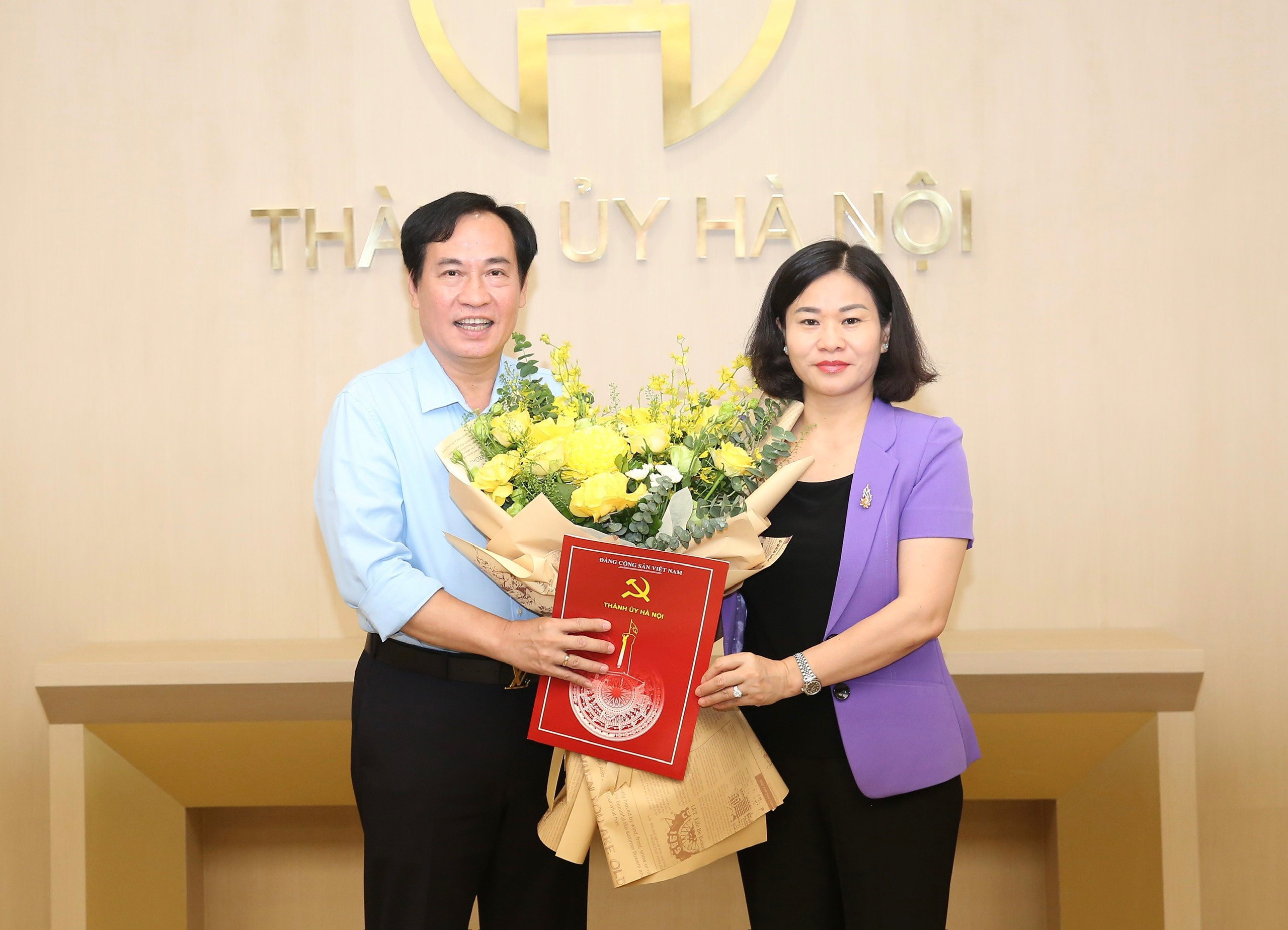 Trân trọng tình cảm, ghi nhận công lao - Lễ trao Quyết định nghỉ hưu cho đồng chí Nguyễn Anh Tuấn, Phó Bí thư Thường trực Quận ủy Tây Hồ