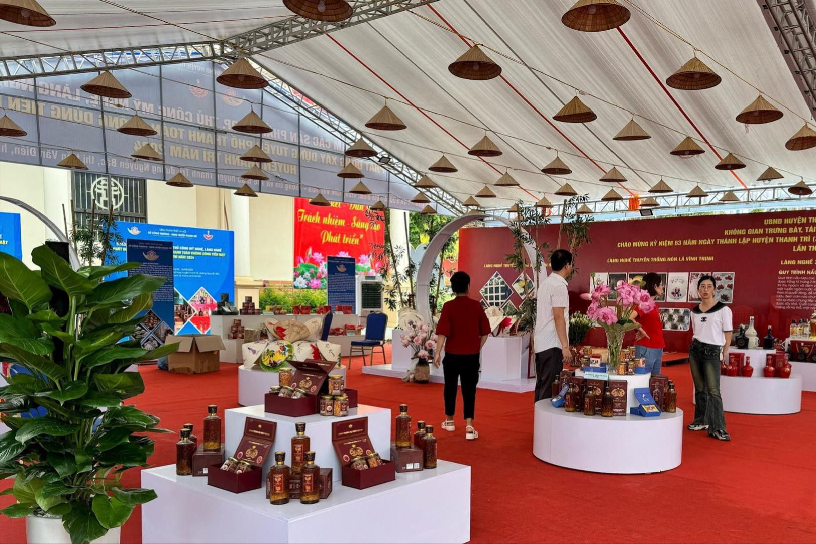 Làng nghề và sản phẩm OCOP hội tụ tại Hà Nội: Nét đẹp văn hóa truyền thống và cơ hội thúc đẩy kinh tế