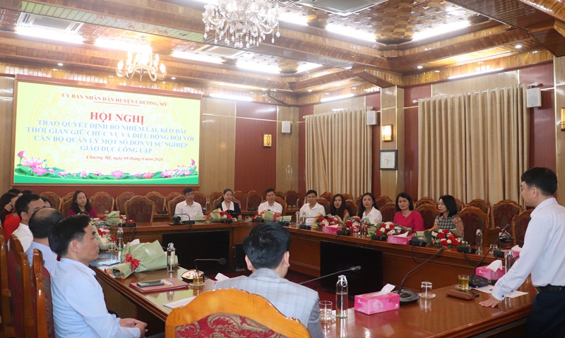 21 cán bộ quản lý giáo dục huyện Chương Mỹ được trao quyết định bổ nhiệm, điều động