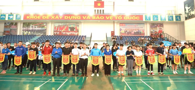 Sân chơi thể thao bùng nổ sắc màu tuổi trẻ