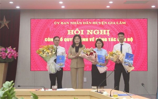 Huyện Gia Lâm bổ nhiệm Phó Chánh Thanh tra và Phó Chánh Văn phòng HĐND-UBND