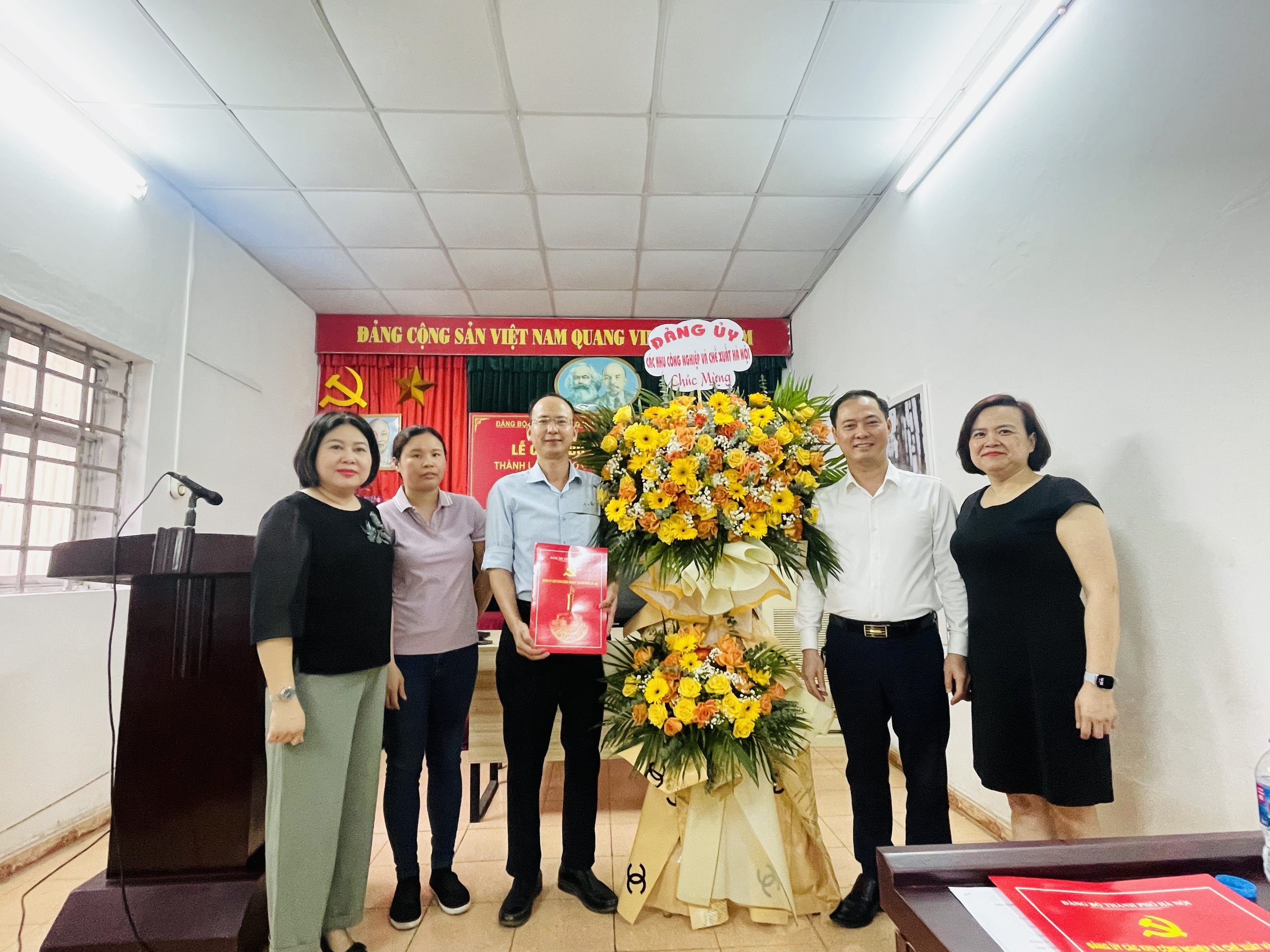 Thành lập Chi bộ Công ty Thương mại Thành Đạt: Góp phần xây dựng tổ chức Đảng trong doanh nghiệp