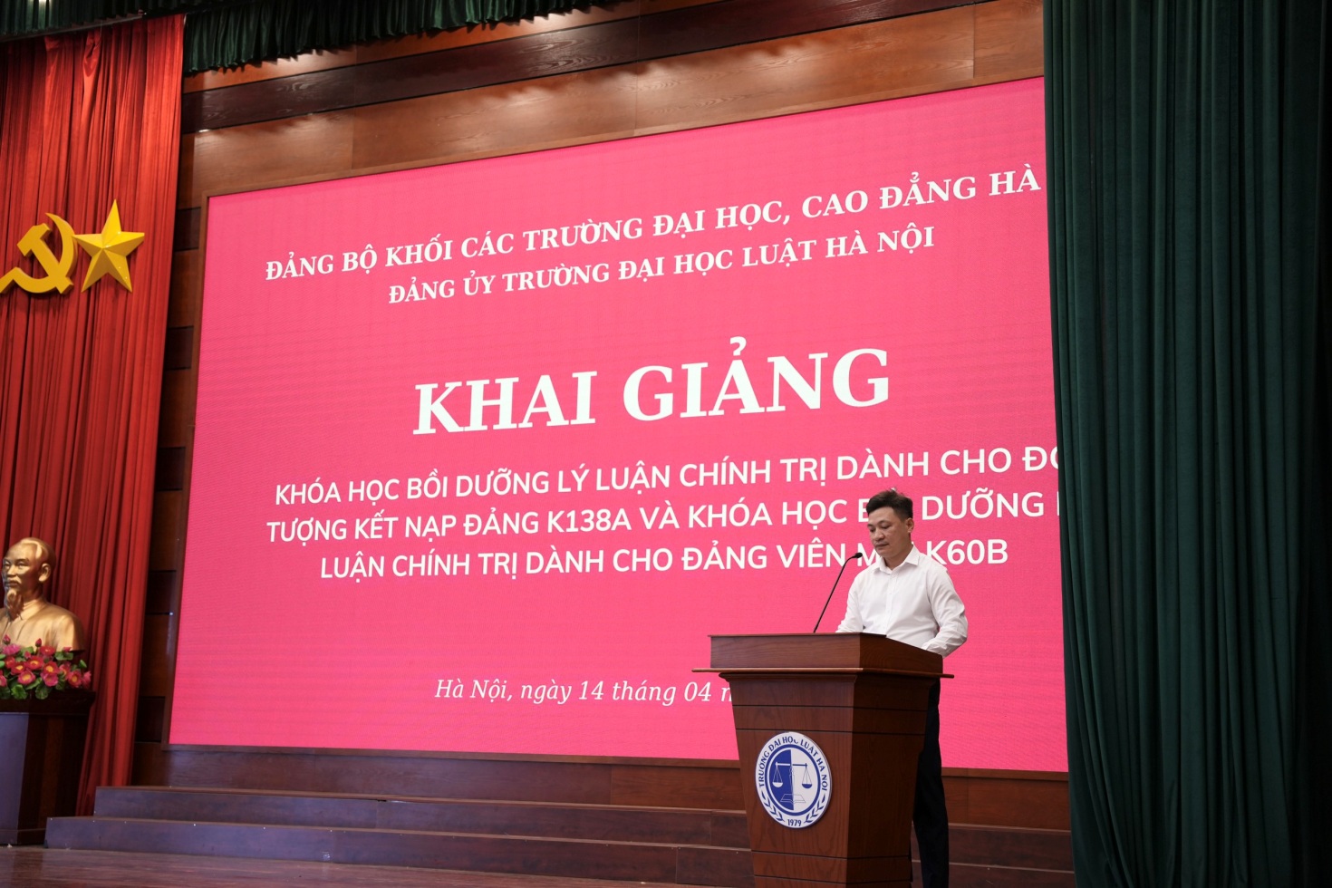 Lớp học bồi dưỡng kiến thức về nền tảng tư tưởng, mục tiêu của Đảng cho đảng viên mới và quần chúng ưu tú