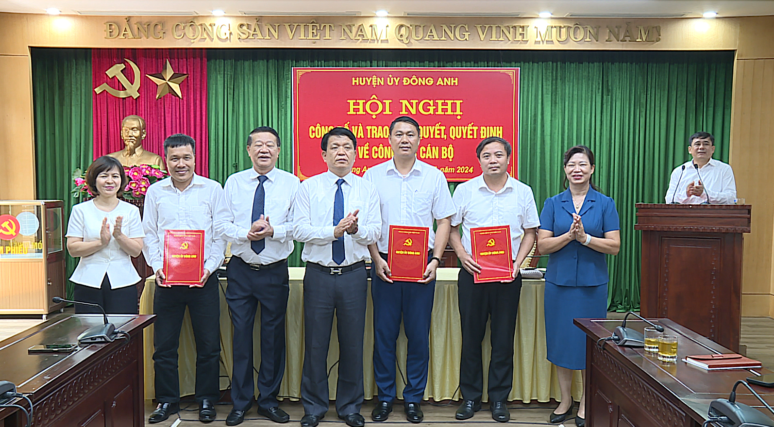 Huyện Đông Anh tiếp tục thực hiện việc luân chuyển, điều động cán bộ lãnh đạo, quản lý
