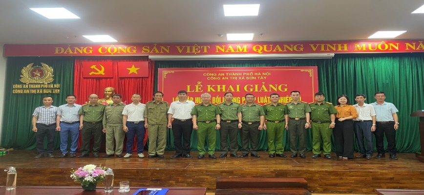 Thị xã Sơn Tây củng cố lực lượng bảo vệ dân phố bằng chương trình tập huấn toàn diện
