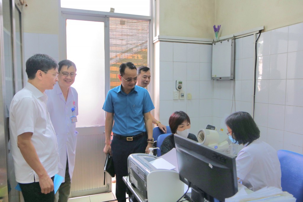 Nữ công nhân ngành Y Hà Nội được khám sức khỏe, tư vấn miễn phí