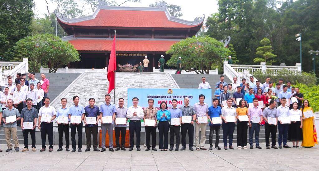 Cán bộ, đoàn viên ngành giao thông vận tải thành phố Hà Nội hăng hái thi đua "Công nhân giỏi", "Sáng kiến, sáng tạo" năm 2024