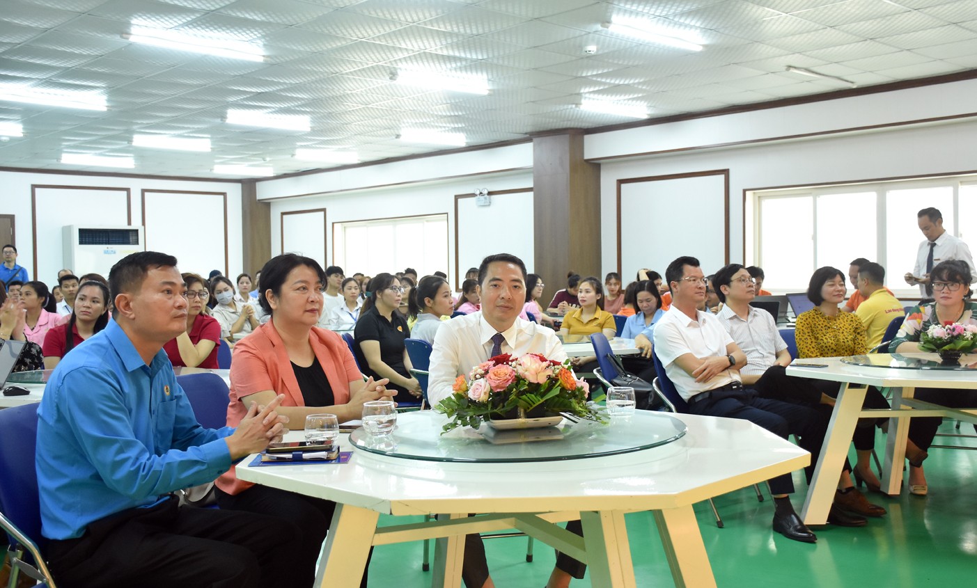 Báo Lao động Thủ đô tổ chức Đối thoại trực tuyến về chính sách pháp luật lao động và bảo hiểm xã hội: Giải đáp thắc mắc, nâng cao nhận thức cho người lao động