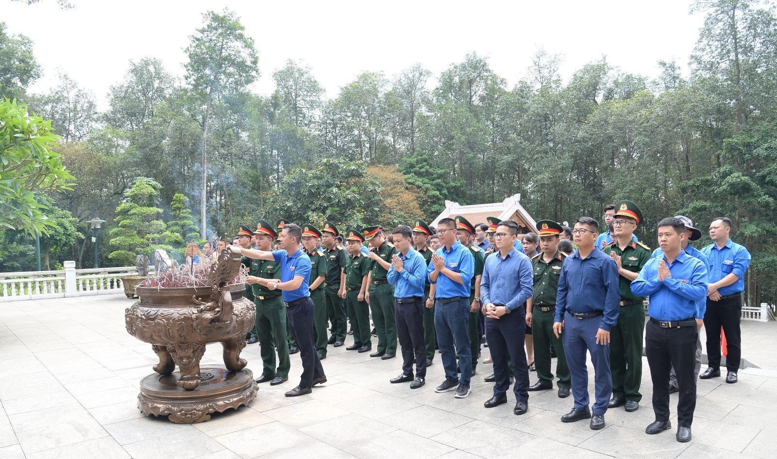 Cán bộ, đoàn viên tưởng nhớ Bác Hồ và cam kết xây dựng quê hương