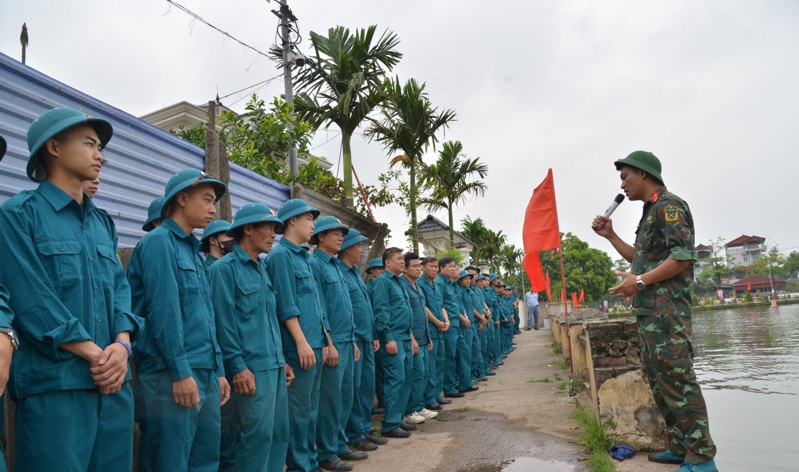 Nâng cao năng lực phòng chống thiên tai và tìm kiếm cứu nạn cho lực lượng Đội xung kích quận Bắc Từ Liêm
