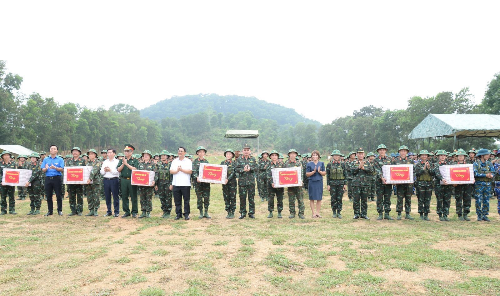 Trung đoàn 692 hoàn thành huấn luyện, kiểm tra "3 tiếng nổ" cho tân binh