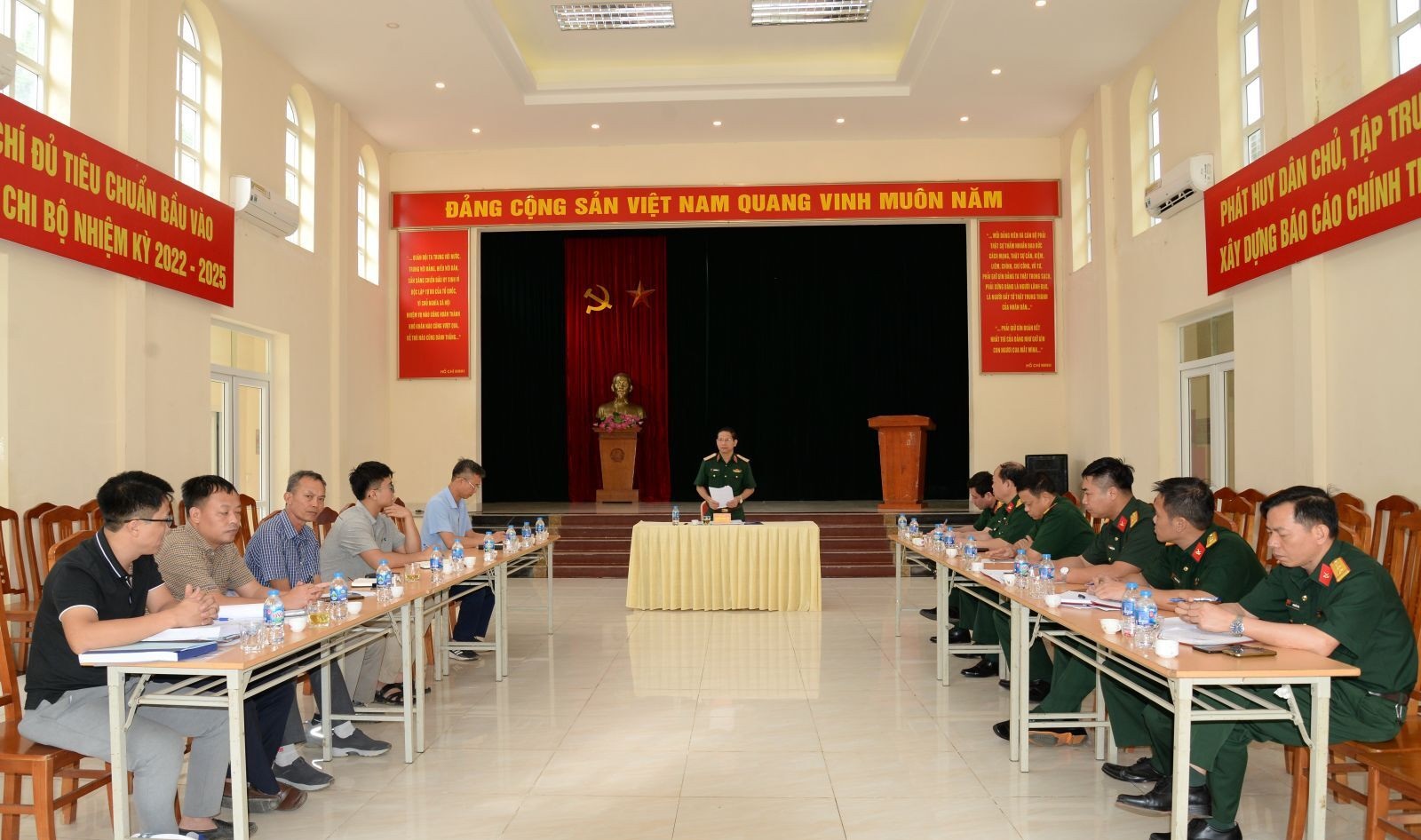 Bộ Tư lệnh Thủ đô Hà Nội bàn giao mặt bằng và yêu cầu đẩy nhanh tiến độ thi công Khu A, Khu B, Khu C Trường bắn Hòa Thạch