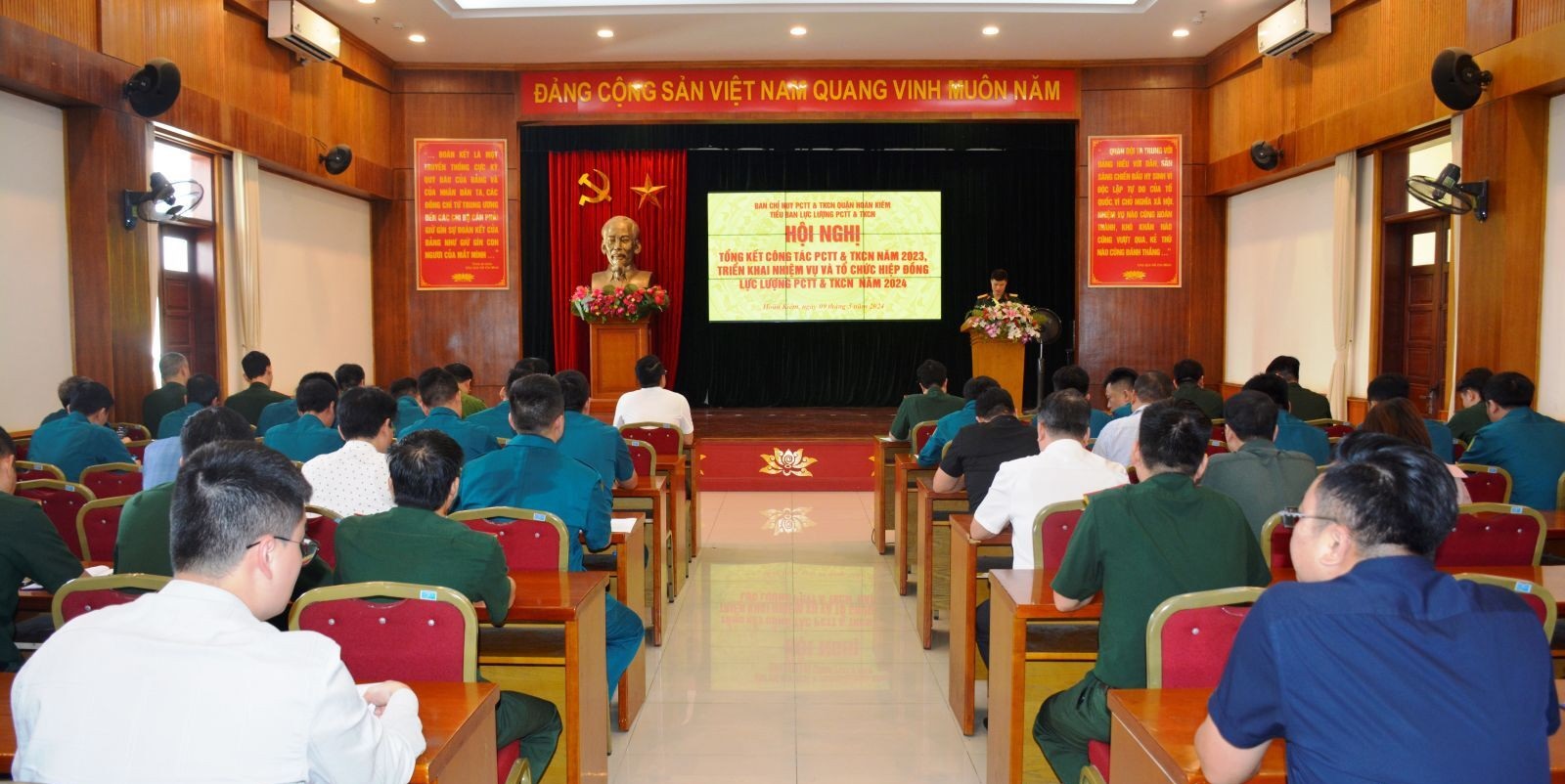 Quận Hoàn Kiếm: Phối hợp chặt chẽ, hiệu quả trong công tác phòng chống thiên tai và tìm kiếm cứu nạn năm 2023, đề ra nhiệm vụ trọng tâm năm 2024