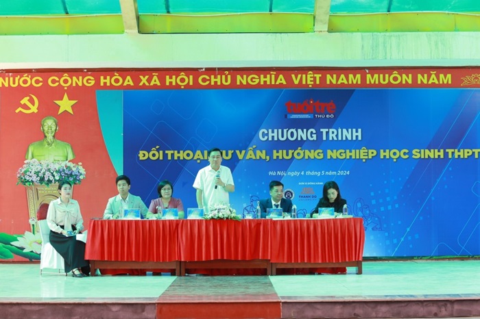 Chương trình "Đối thoại tư vấn hướng nghiệp về khối ngành sức khỏe - ngôn ngữ": Hỗ trợ học sinh THPT chọn đúng con đường tương lai