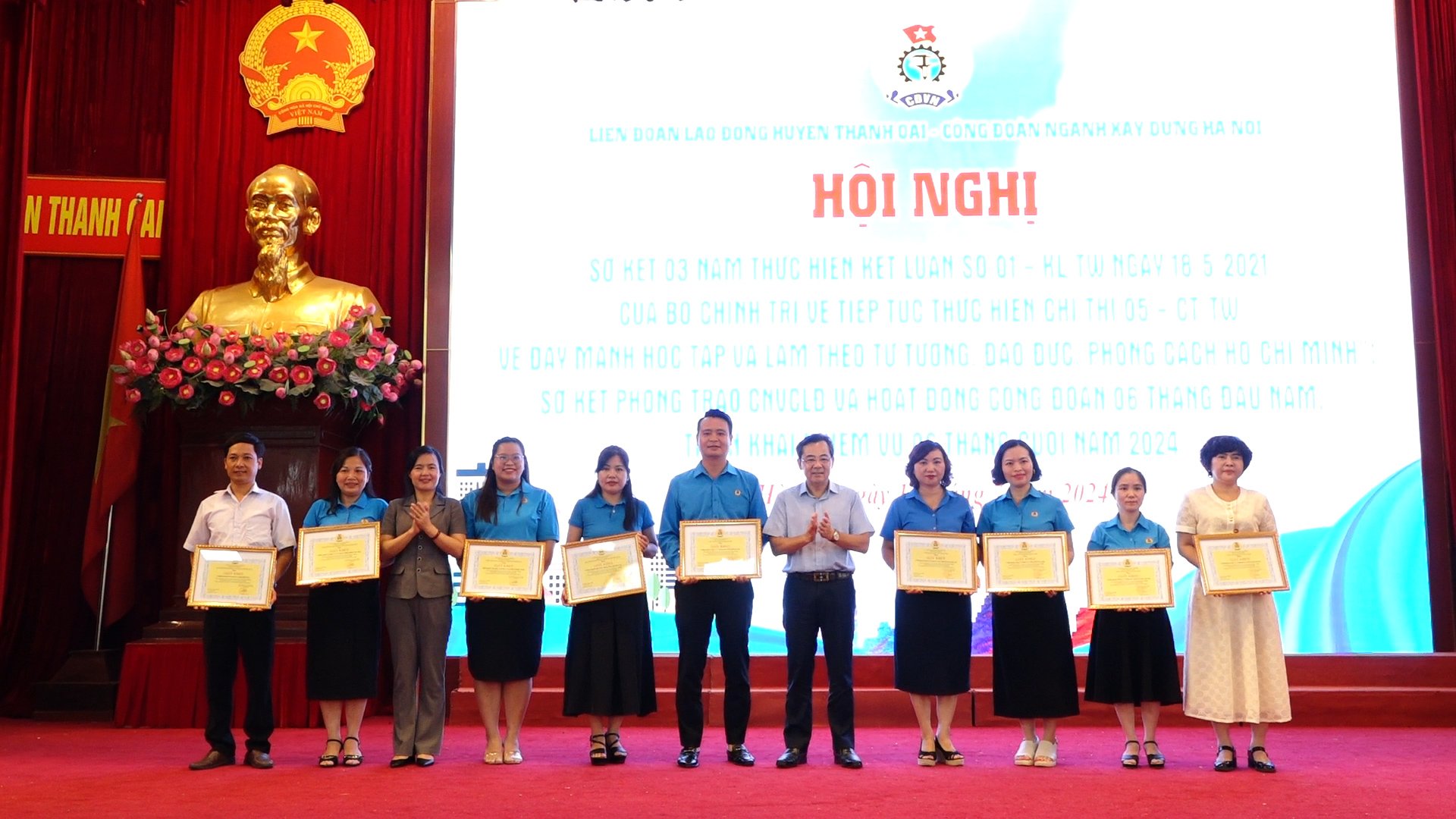 Liên đoàn Lao động huyện Thanh Oai và Công đoàn ngành xây dựng Hà Nội: Nổi bật trong học tập và làm theo tư tưởng, đạo đức, phong cách Hồ Chí Minh