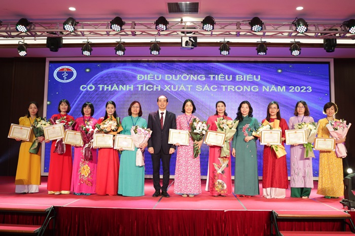 Lực lượng điều dưỡng Hà Nội: Chuyên nghiệp, tận tâm, hướng tới sự hài lòng người bệnh