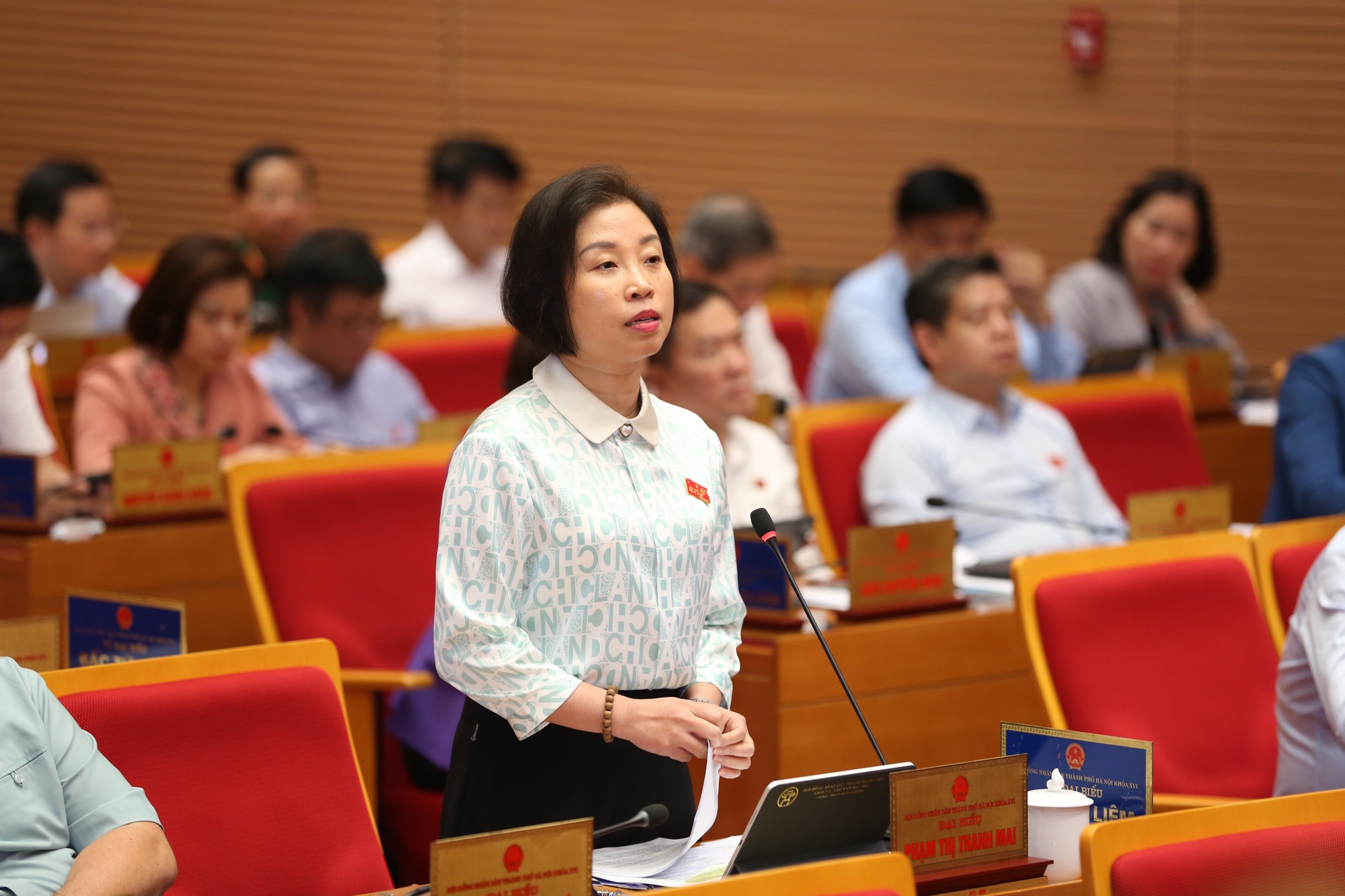 Ngày làm việc thứ 2 kỳ họp thứ mười bảy HĐND thành phố Hà Nội: Xem xét, thông qua nhiều nghị quyết quan trọng