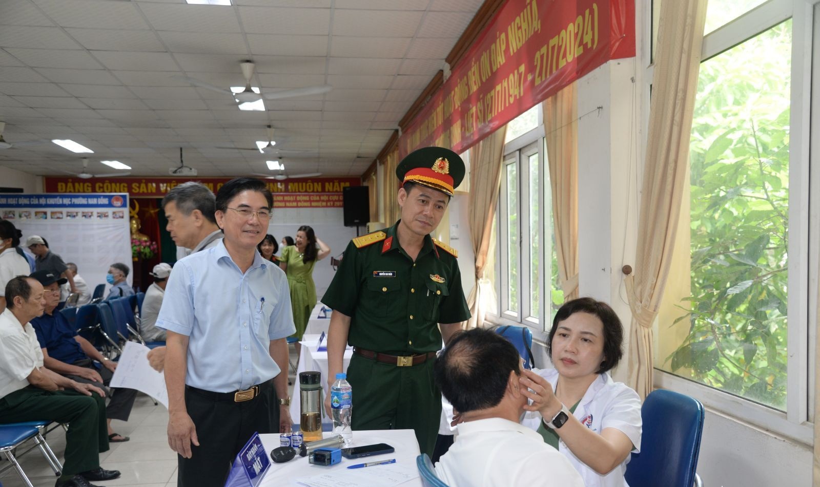 Những nghĩa cử cao đẹp: Bệnh viện và quân đội cùng chăm sóc sức khỏe người có công