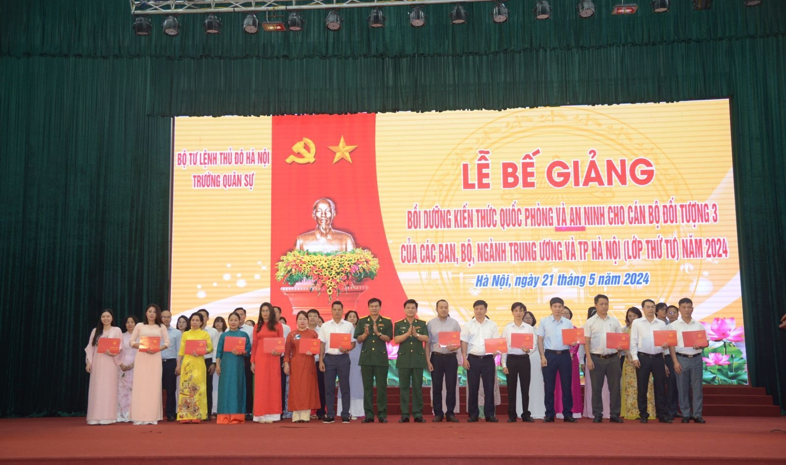 Bộ Tư lệnh Thủ đô: Tốt nghiệp khóa bồi dưỡng kiến thức quốc phòng-an ninh đối tượng 3