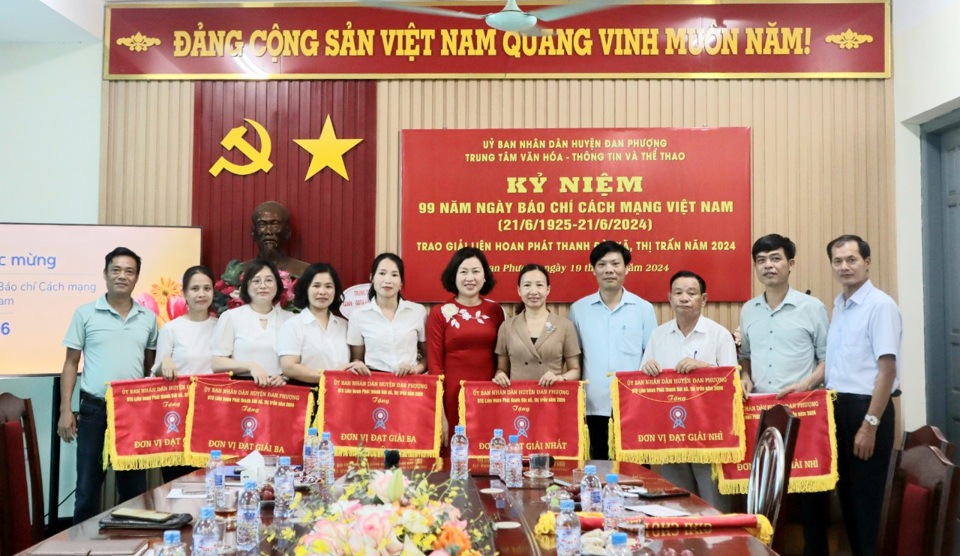 Đài truyền thanh các xã, thị trấn huyện Đan Phượng: Tiếng nói cộng đồng ngày càng phong phú, đa dạng