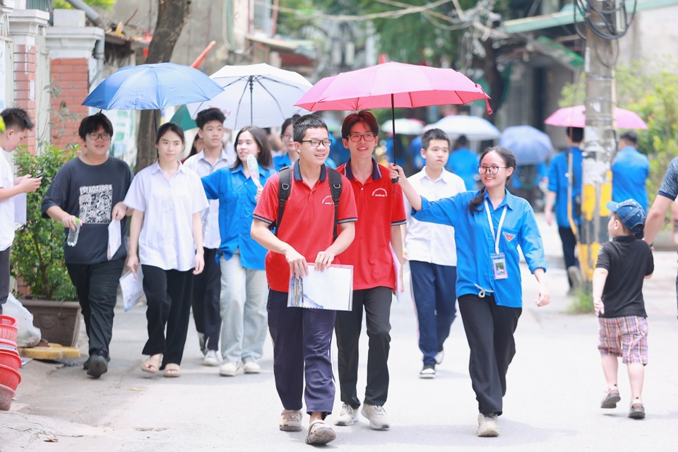 Kỳ thi tuyển sinh vào lớp 10 THPT tại quận Thanh Xuân diễn ra an toàn, nghiêm túc