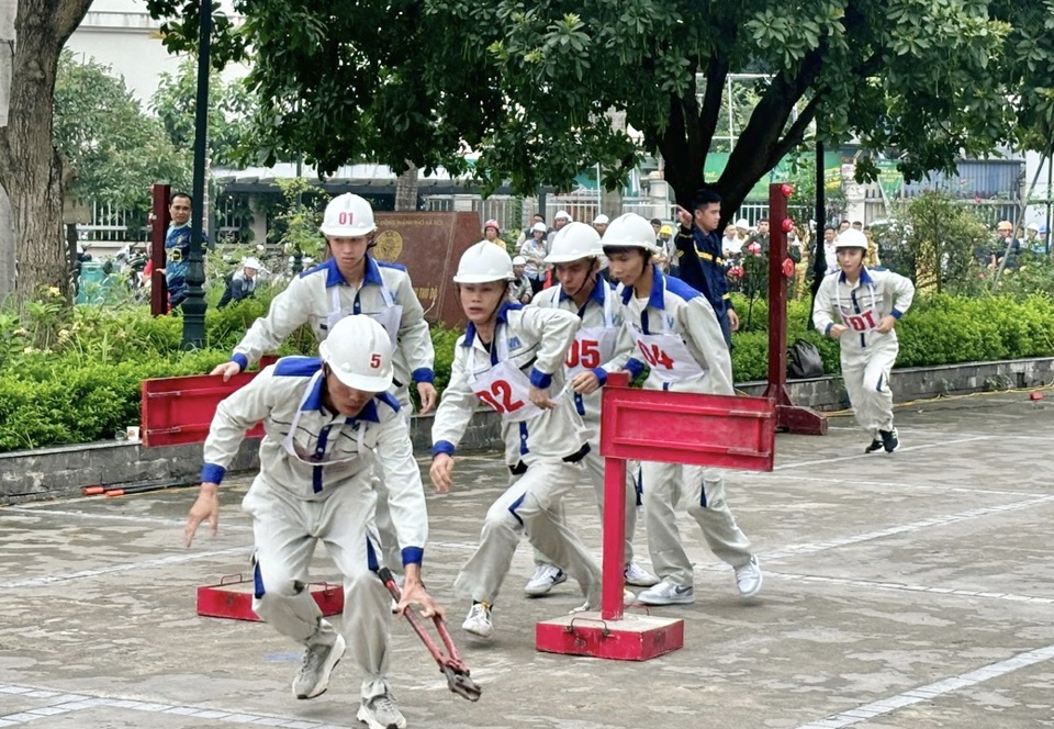 Quận Thanh Xuân nâng cao năng lực phòng cháy chữa cháy qua hội thi nghiệp vụ