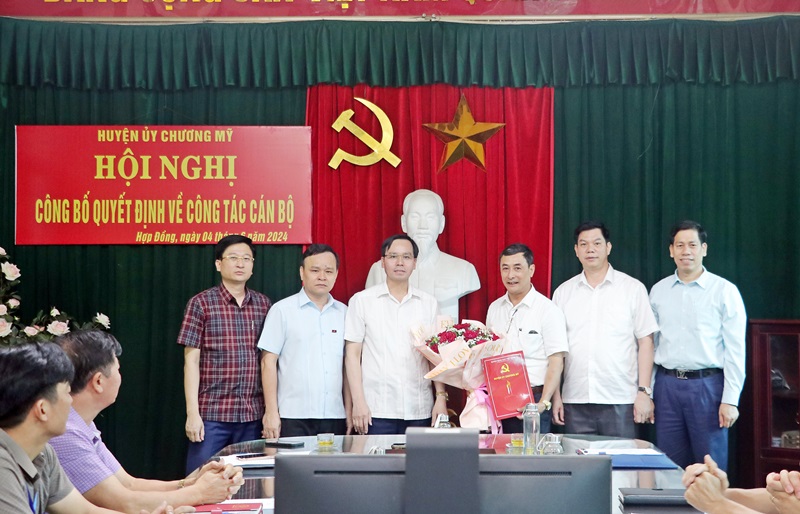 Huyện Chương Mỹ điều động, bổ nhiệm cán bộ, tăng cường sự lãnh đạo và quản lý ở cấp cơ sở