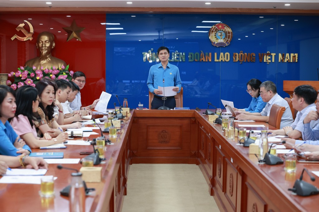 Tổng Liên đoàn Lao động Việt Nam: Sơ kết thành công Tháng Công nhân và triển khai kế hoạch kỷ niệm 95 năm Ngày thành lập