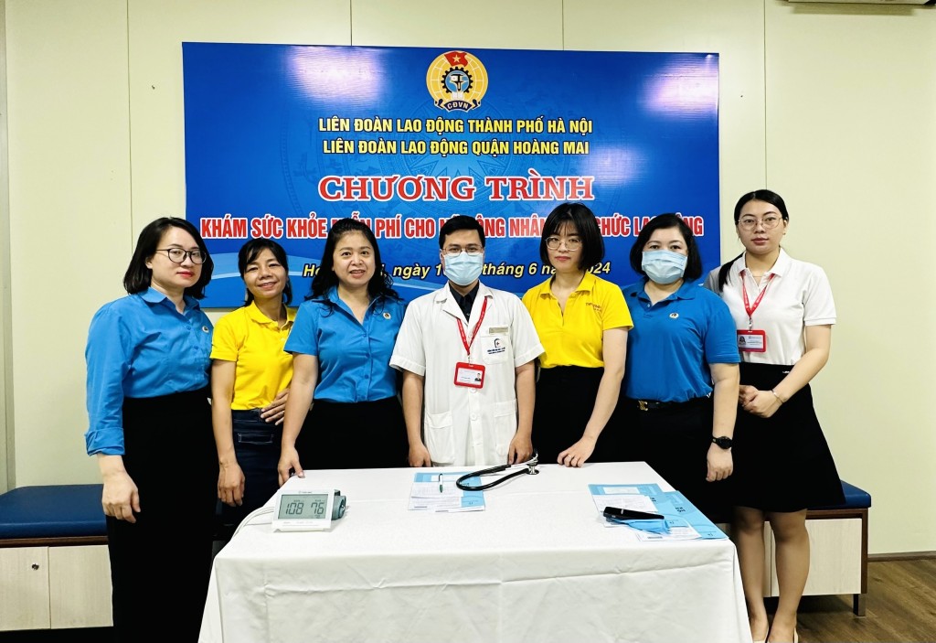 Liên đoàn Lao động quận Hoàng Mai quan tâm chăm sóc sức khỏe cho nữ công nhân, viên chức
