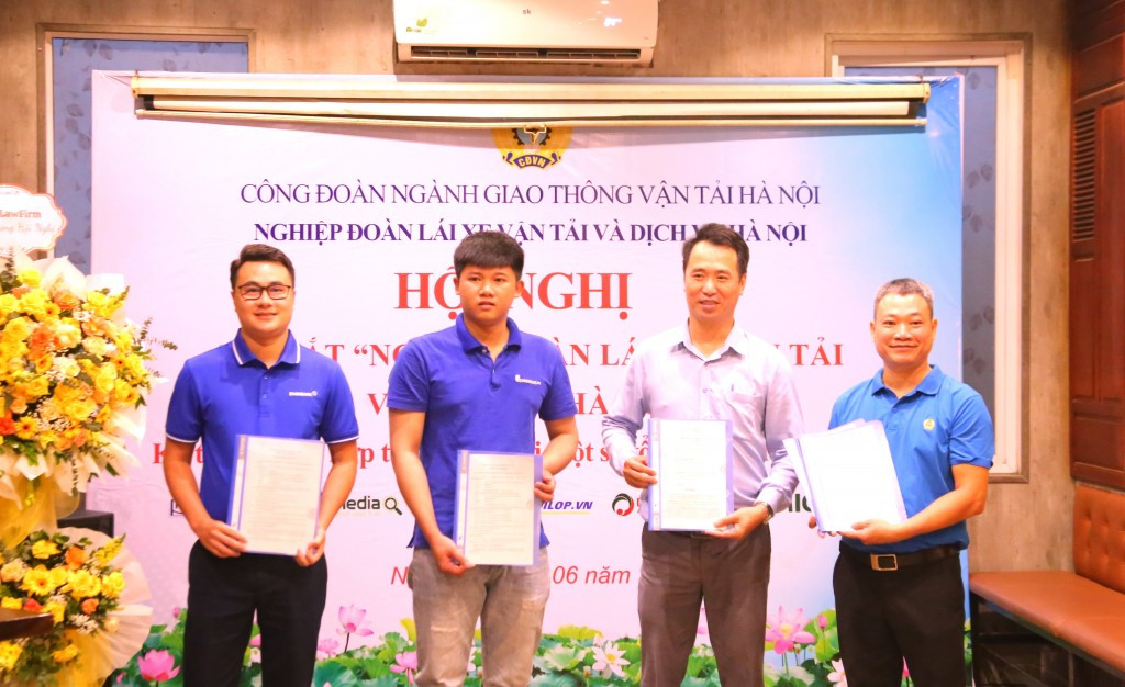 Nghiệp đoàn Lái xe Vận tải và Dịch vụ Hà Nội chính thức ra mắt: Tập hợp đoàn kết, bảo vệ quyền lợi người lao động